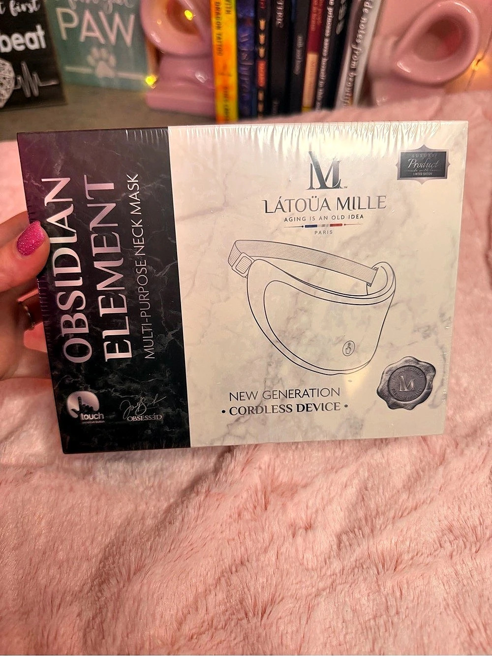 L'Atout Mille Obsidian Element Multi-Purpose Neck Mask Neck Mask NWT